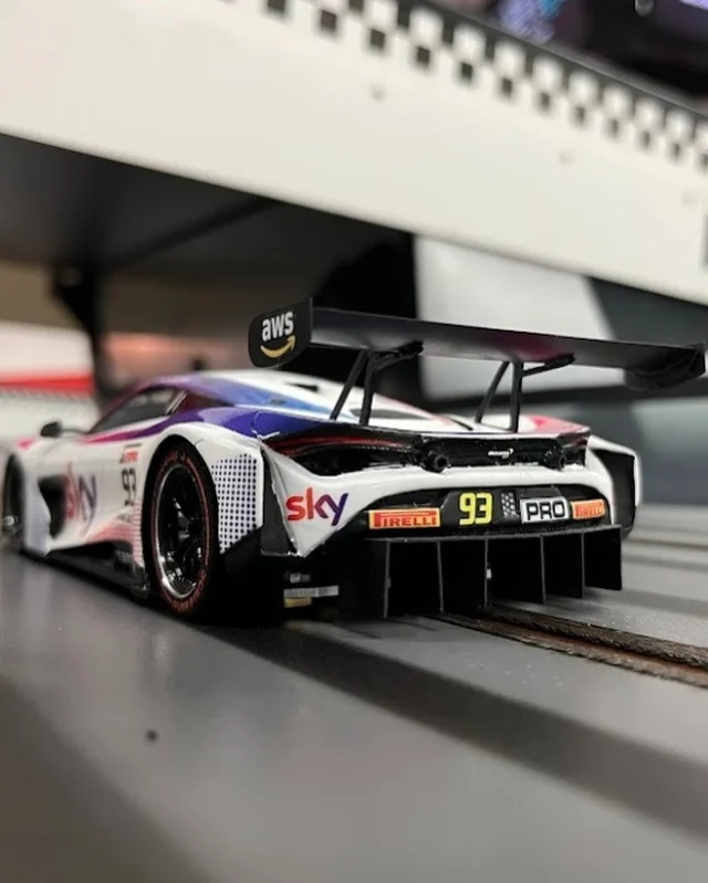 🇪🇸 ¡Una carrera espectacular! 🔥
Los GT Pro mostraron su fuerza en un escenario perfecto, donde cada coche fue una explosión de color y diseño. 🏁✨
Desde el semáforo en verde hasta la bandera a cuadros, la pista vibró con potencia y estilo. Coches elegantes, vibrantes y llenos de carácter, verdaderas joyas del slot racing. 💎🚗

🇬🇧 An incredible race! 🔥
The GT Pro cars showed their power on a perfect stage, where each one was a burst of colour and design. 🏁✨
From the green light to the chequered flag, the track echoed with power and style. Elegant, vibrant cars full of character – true gems of slot racing. 💎🚗

#124scale #scalemodel #modelcars #slotcarsofinstagram #gtracing #gt3 #mclaren #ktmxbow #corvette #ferrari #slot3d #tecnocolor.tt #porsche #slotporn #icarindoor